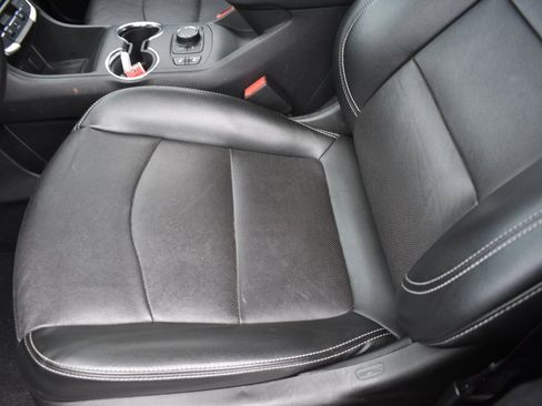 Used 2023 GMC Terrain SLT image 11