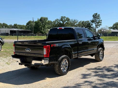 Used 2017 Ford F250 Lariat w/ Lariat Ultimate Package AWD/4WD image 3