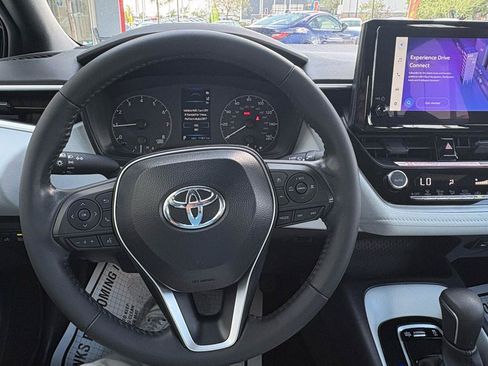 Used 2025 Toyota Corolla SE FWD image 17