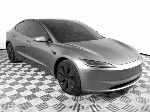 Used 2025 Tesla Model 3 Long Range image 3