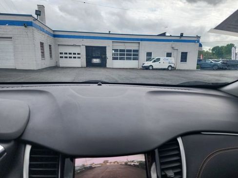 Used 2022 Chevrolet Trax LT w/ LT Convenience Package image 27