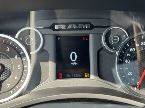 Used 2025 RAM 2500 Big Horn AWD/4WD image 33