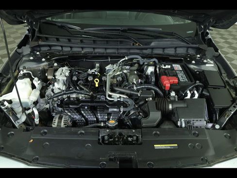 Used 2025 Nissan Altima 2.5 SV FWD image 18