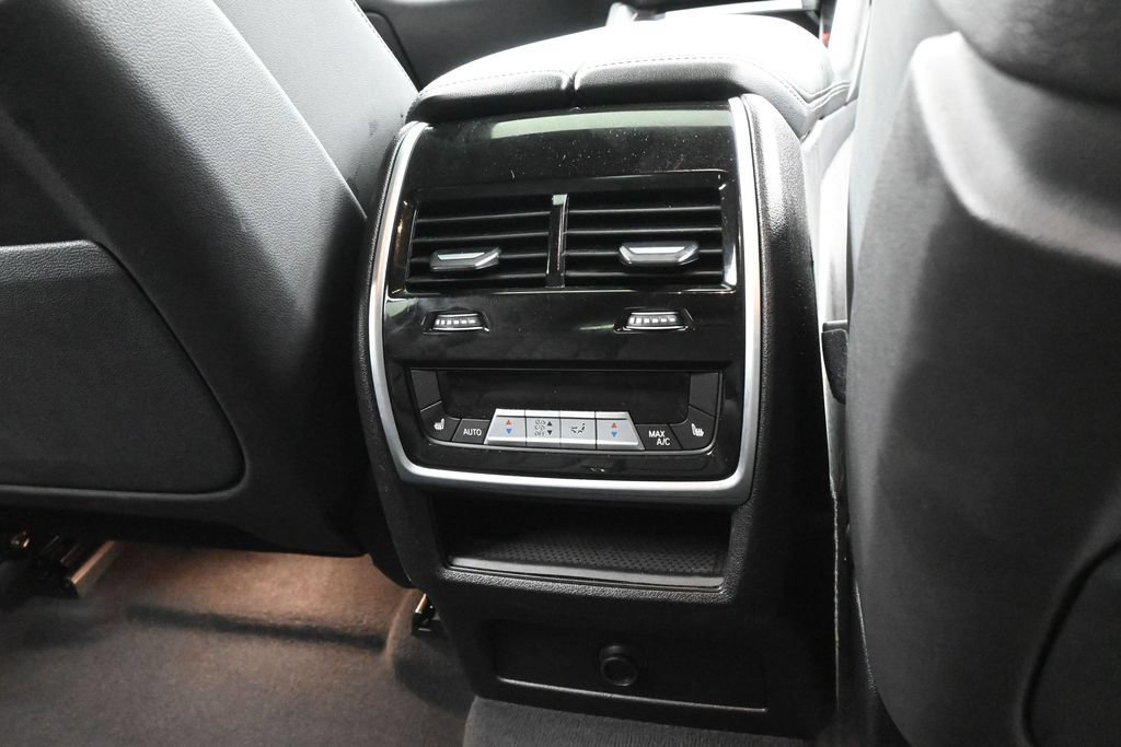 Used 2026 BMW X6 xDrive40i AWD/4WD image 46