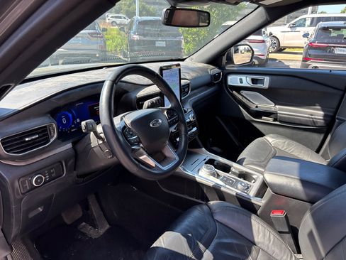 Used 2023 Ford Explorer Platinum w/ Technology Package AWD/4WD image 23