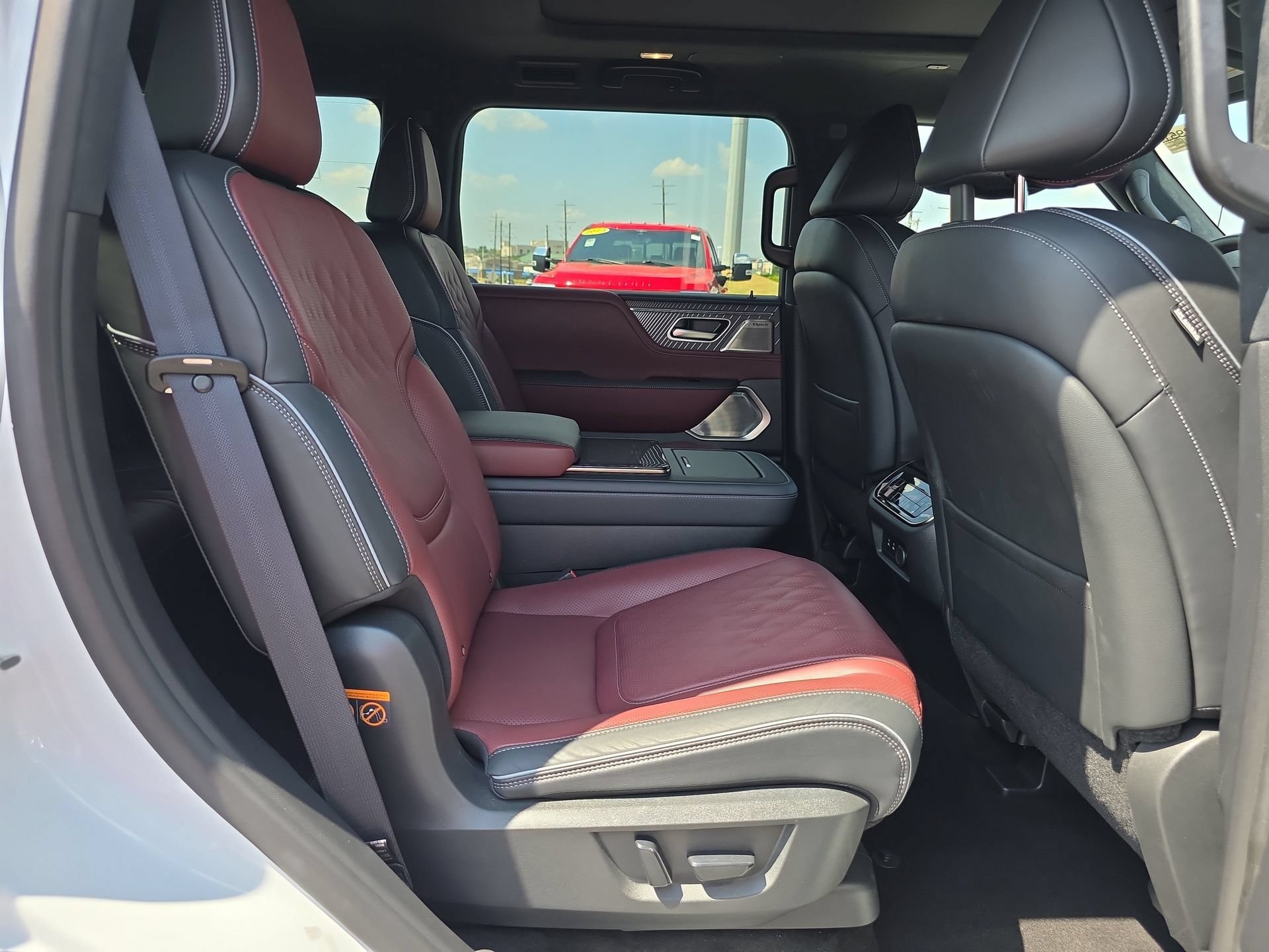 Used 2026 INFINITI QX80 Autograph w/ Premium Cargo Package AWD/4WD image 17
