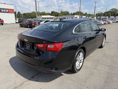 Used 2017 Chevrolet Malibu LT FWD image 3