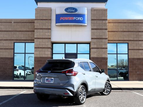 Used 2021 Nissan Kicks SV image 6