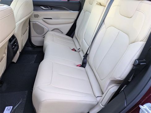 New 2026 Jeep Grand Cherokee Limited image 23