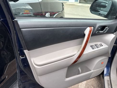 Used 2013 Toyota Highlander Limited image 12
