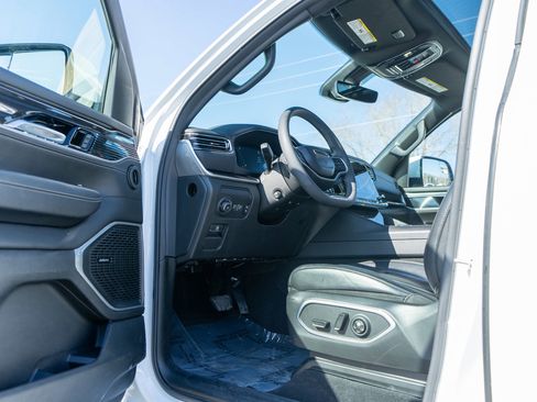 Used 2022 Jeep Wagoneer Series I w/ Convenience Group I image 14