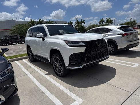 Used 2024 Lexus LX 600 F Sport image 5