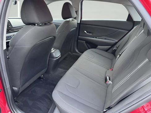 Used 2023 Hyundai Elantra SEL image 32