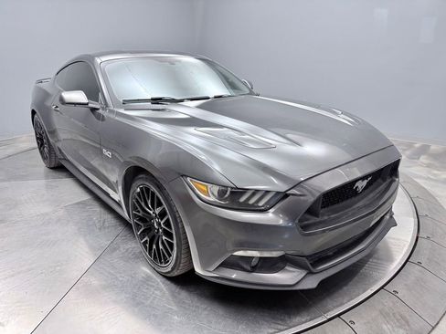 Used 2017 Ford Mustang GT image 3