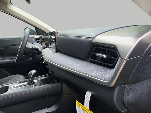 New 2026 Nissan Kicks SV image 11