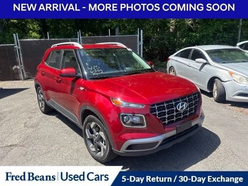 Certified 2023 Hyundai Venue SEL w/ Cargo Package FWD image 3