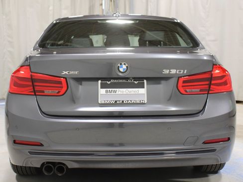 Used 2018 BMW 330i xDrive Sedan w/ Convenience Package AWD/4WD image 17