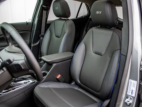 Used 2026 Buick Encore GX Sport Touring w/ Advanced Technology Package image 19