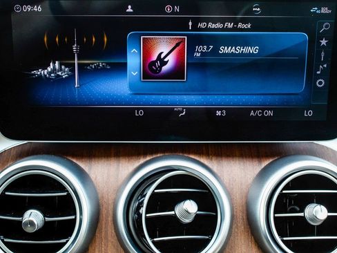 Used 2019 Mercedes-Benz C 300 4MATIC Sedan image 21