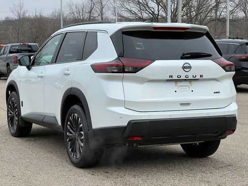 New 2026 Nissan Rogue SV image 9