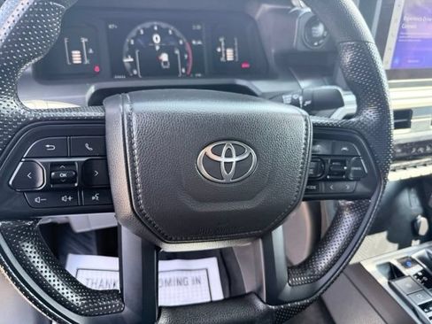 Used 2025 Toyota Tacoma SR5 AWD/4WD image 12