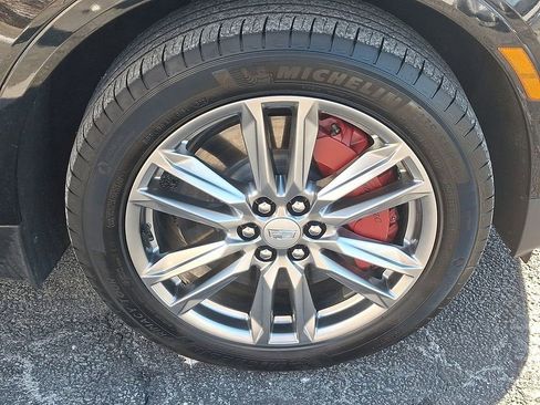 Certified 2025 Cadillac XT5 Sportv w/ Technology Package image 12