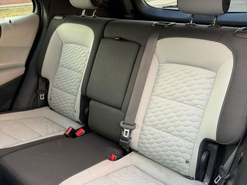 Used 2020 Chevrolet Equinox LS w/ LPO, Cargo Package FWD image 21