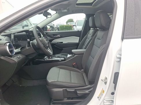 New 2026 Chevrolet Trax LT w/ Sunroof Package FWD image 6