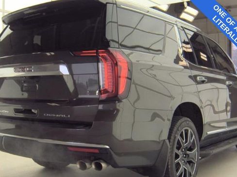 Used 2021 GMC Yukon Denali w/ Advanced Technology Package image 5