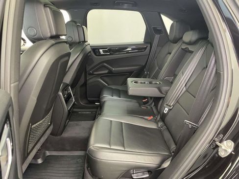 Used 2019 Porsche Cayenne AWD/4WD image 19