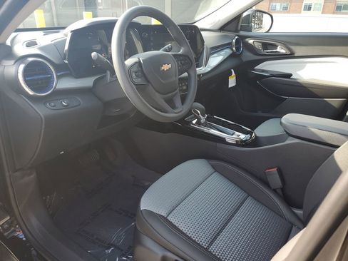 New 2026 Chevrolet Trax LT image 18