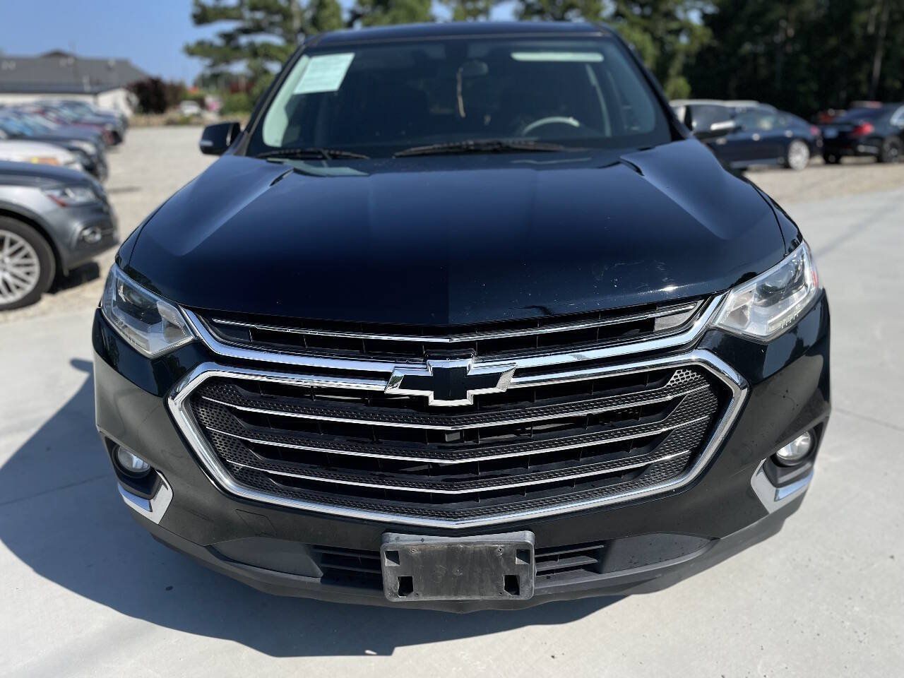 Used 2018 Chevrolet Traverse LT FWD image 2