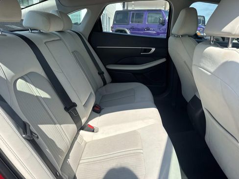 Used 2025 Hyundai Sonata SEL FWD image 9