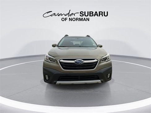 Used 2020 Subaru Outback Limited image 3