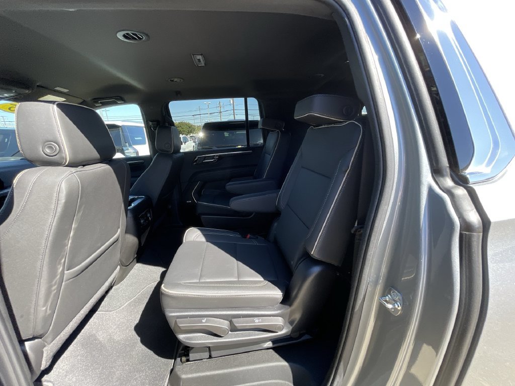 Certified 2025 Chevrolet Suburban Premier RWD image 24