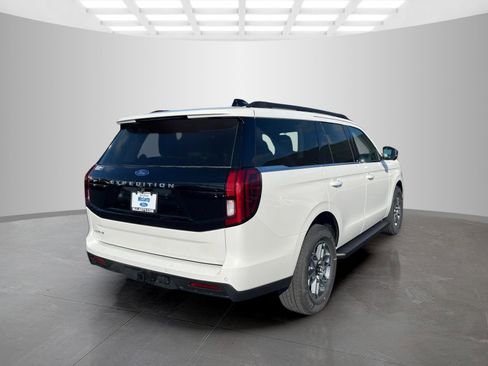 New 2025 Ford Expedition Active image 4