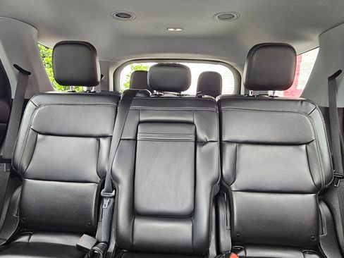 Used 2023 Ford Explorer XLT w/ Equipment Group 202A RWD image 25