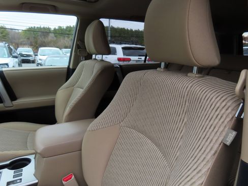 Used 2011 Toyota 4Runner 4WD image 29