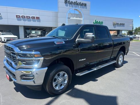 Used 2026 RAM 2500 Big Horn AWD/4WD image 6