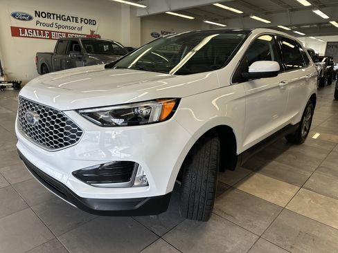 Used 2024 Ford Edge SEL w/ Convenience Package image 17