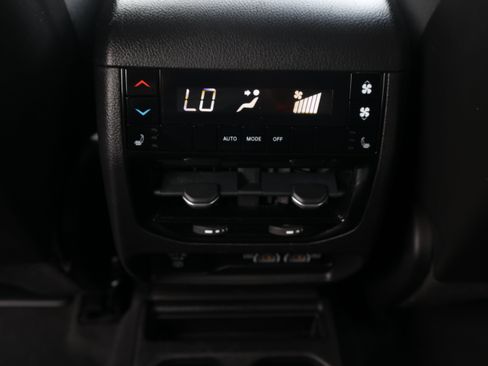 Used 2022 Jeep Grand Cherokee L Limited AWD/4WD image 14