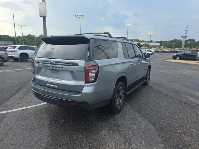 Used 2023 Chevrolet Suburban Z71 w/ Luxury Package AWD/4WD image 3