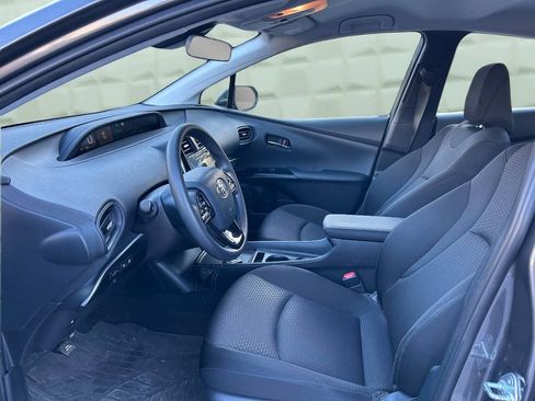 Used 2019 Toyota Prius LE FWD image 10
