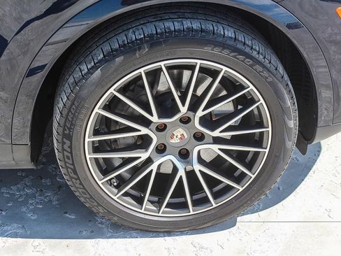 Used 2019 Porsche Cayenne S w/ Premium Package AWD/4WD image 10