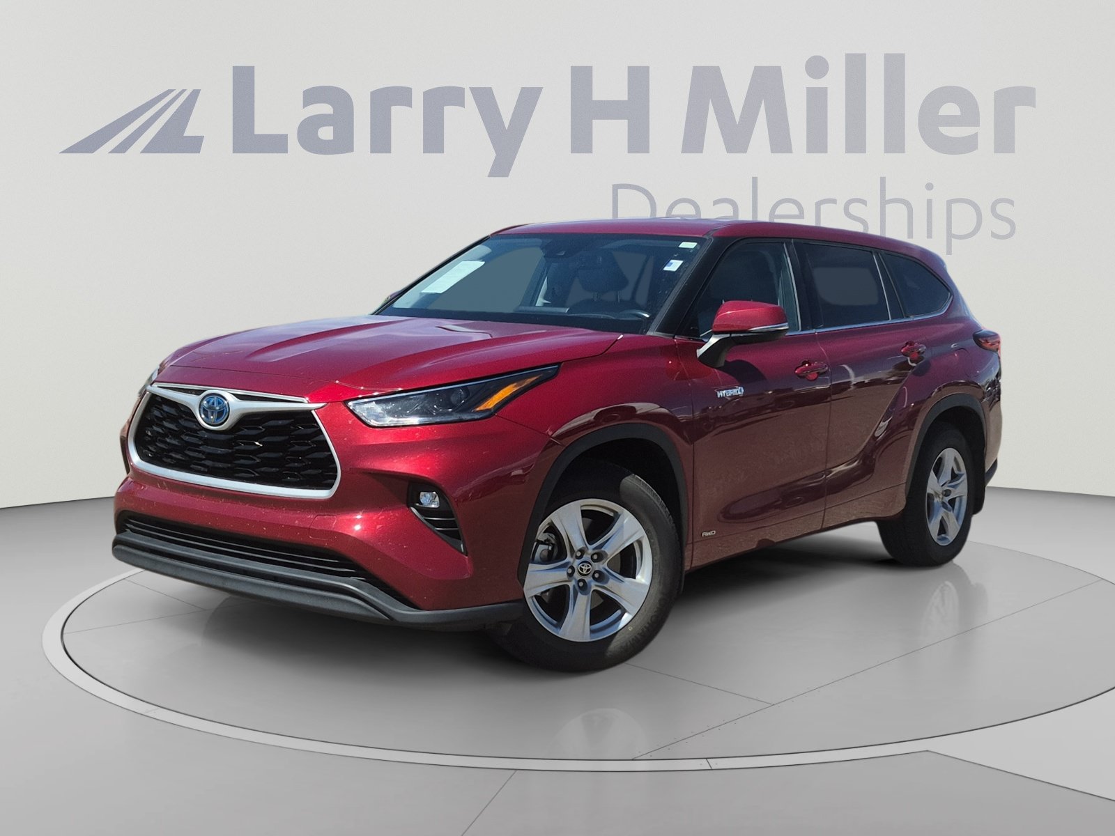 Used 2021 Toyota Highlander LE AWD/4WD image 1