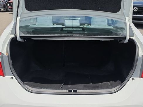 Used 2015 Toyota Corolla LE FWD image 7