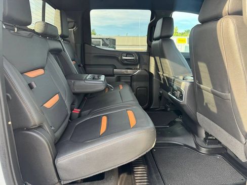 Used 2022 GMC Sierra 1500 AT4 w/ AT4 Preferred Package AWD/4WD image 15