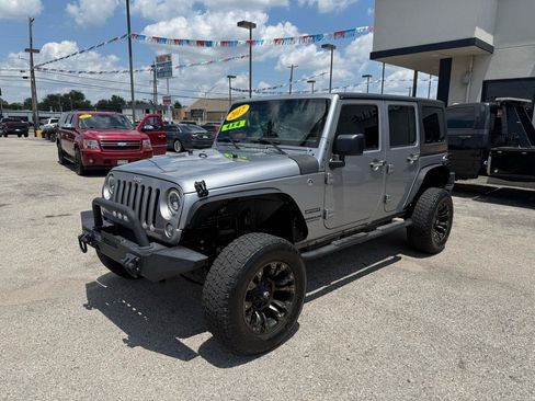 Used 2017 Jeep Wrangler Unlimited Sport w/ Connectivity Group AWD/4WD image 2