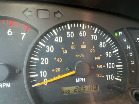 Used 2000 Toyota Tundra Limited AWD/4WD image 17