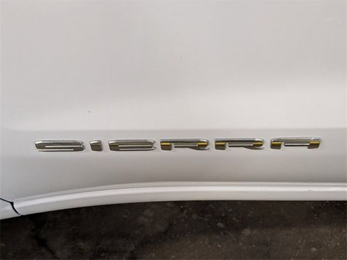 Used 2022 GMC Sierra 1500 SLE image 5